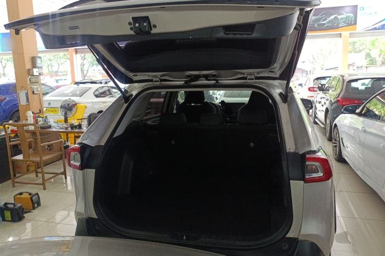 Used Toyota Wildlander 2023 2.0L CVT Two-Wheel Drive Leading Edition Trunk