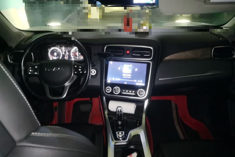 Used Lynk & Co 01 2020 2.0T Two-Wheel Drive Pure Pro Version China VI Standard Center Console