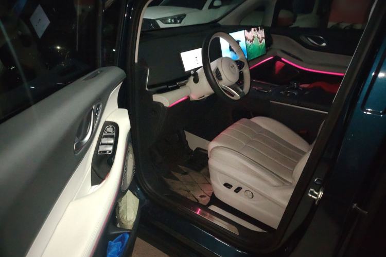 Used VOYAH Dream 2025 PHEV Four-Wheel Drive Prestige Kunpeng Edition