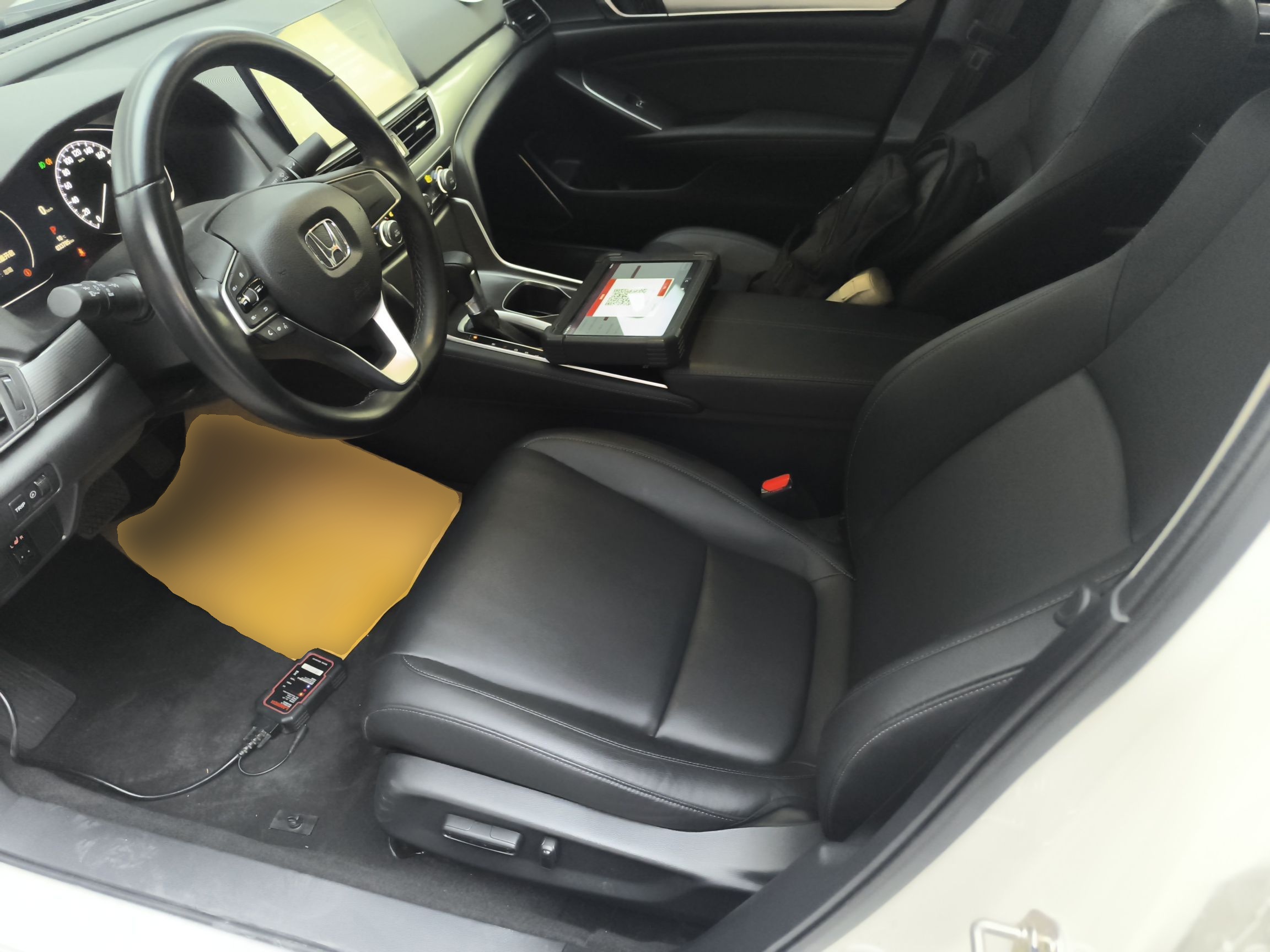 Переднее сиденье в автомобиле