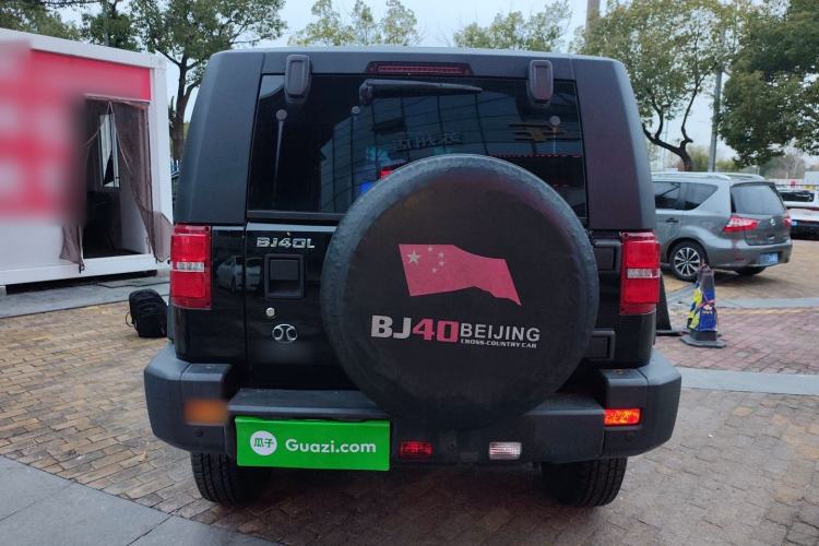 Used BAIC Off-Road BJ40 2016 40L 2.0T Manual Two-Wheel Drive Luxury Edition