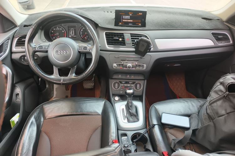 Used Audi Q3 2017 35 TFSI Fashion Model Center Console