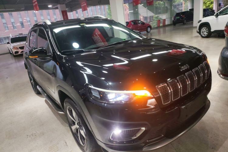 Used Jeep Cherokee 2020 2.0T Four-Wheel Drive Elite Edition Front Right 45 Deg