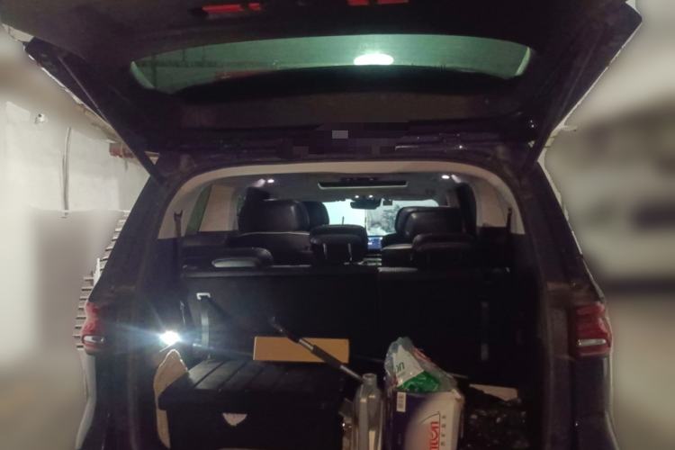 Used Roewe iMAX8 2021 400TGI Supreme Series Prestige Edition
