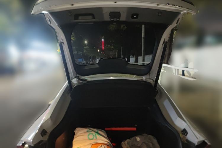 Used CHANGAN UNI-V 2022 1.5T Prestige Version Trunk