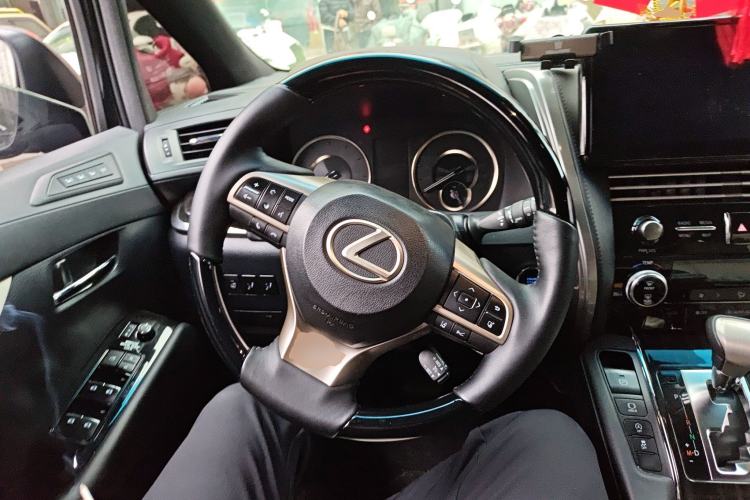 Used Toyota Alphard 2018 Revised Version 3.5L Luxury Edition
