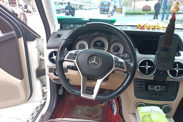 Used Mercedes-Benz GLK-Class 2015 GLK 300 4MATIC Fashion Edition Ultimate Version Steering Wheel