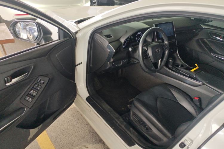Used Toyota Avalon 2022 Dual-Engine 2.5L Luxury Edition Driver Seat