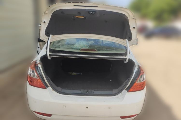 Used Geely Auto Classic Emgrand 2013 Sedan 1.5L Manual Elite Model
