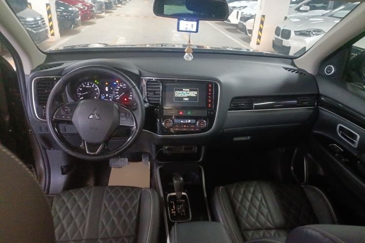 Used Mitsubishi Outlander 2021 2.0L Two-Wheel Drive Comfort Edition 5 Seats