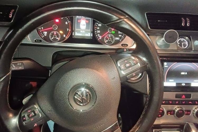 Used Volkswagen FAW-Volkswagen CC 2015 2.0 TSI Luxury Model Steering Wheel