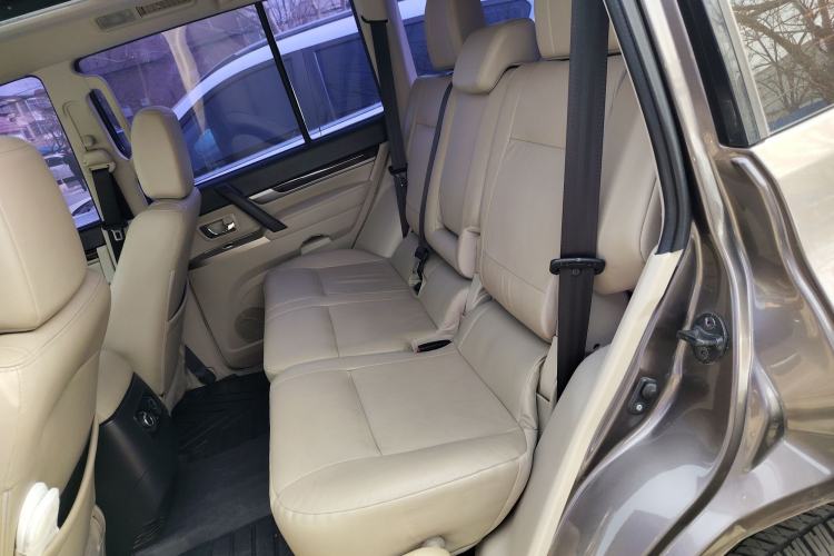 Used Mitsubishi Pajero 
