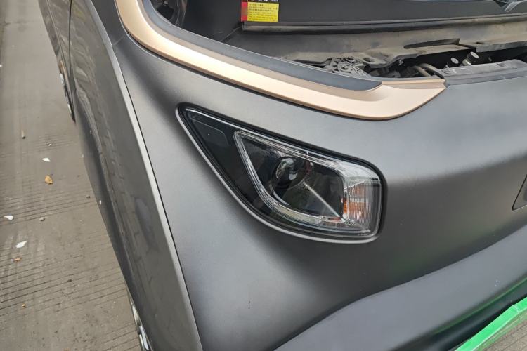 Used Baojun E200 2018 Intelligent Driving Edition Right Front Headlight