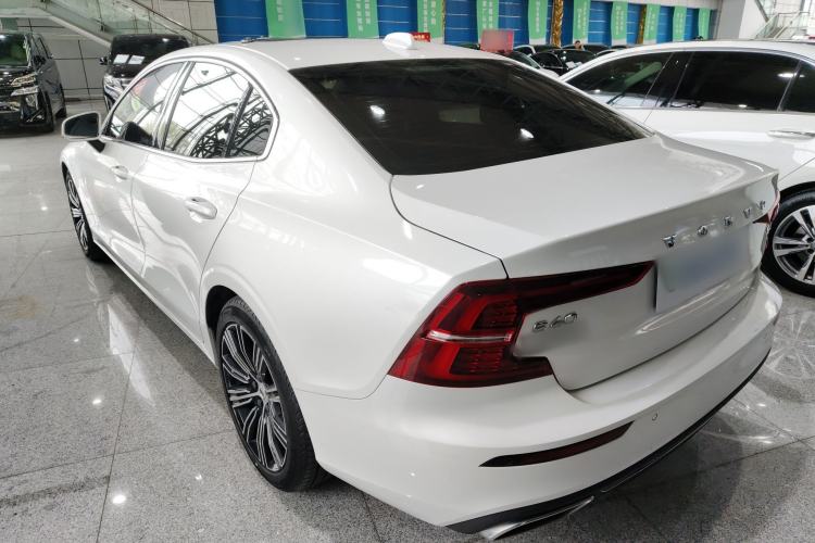 Used Volvo S60 2022 B4 Zhiyuan Luxury Edition Rear Left 45 Deg