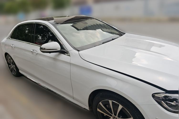 Used Mercedes-Benz E-Class New Energy 2022 E 350 e L Plug-in Hybrid Sports Sedan Front Right 45 Deg