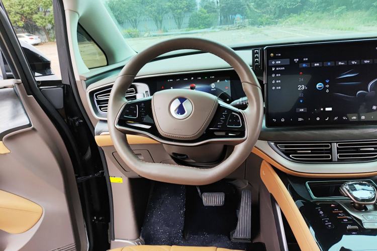 Used Denza D9 2022 DM-i 1040 Prestige Model Steering Wheel