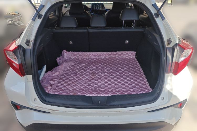 Used Toyota IZOA 2018 2.0L Yichi Version China VI Standard Trunk