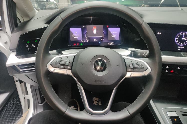 Used Volkswagen Golf 2023 Facelift 280TSI DSG Pro
