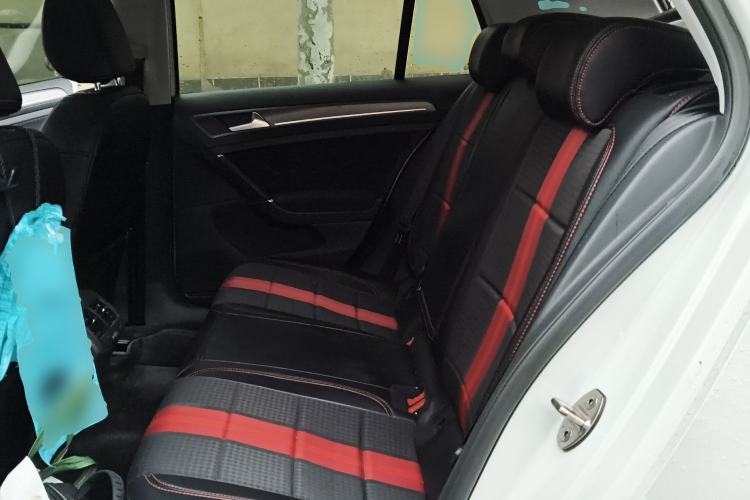 Used Volkswagen Golf 2017 1.6L Automatic Comfort Million-Vehicle Anniversary Edition
