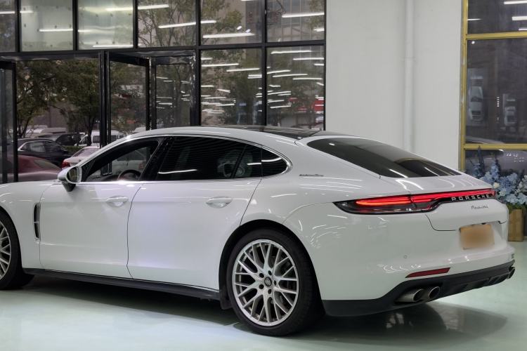 Used Porsche Panamera 2022 Panamera 4 Executive Extended Platinum Edition 2.9T
