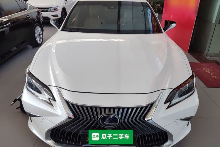 Used Lexus ES 2020 300h Premier Edition