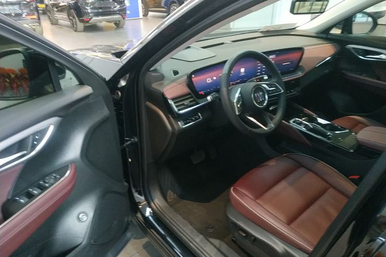 Used Buick Envision 2025 Encore Plus 28T Two-Wheel-Drive Platinum Edition