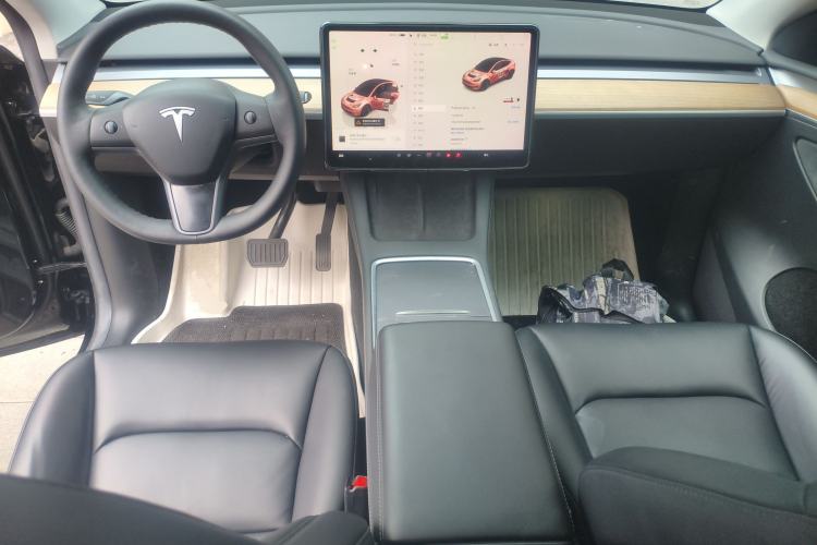 Used Tesla Model Y 2022 Rear-Wheel-Drive Version Center Console