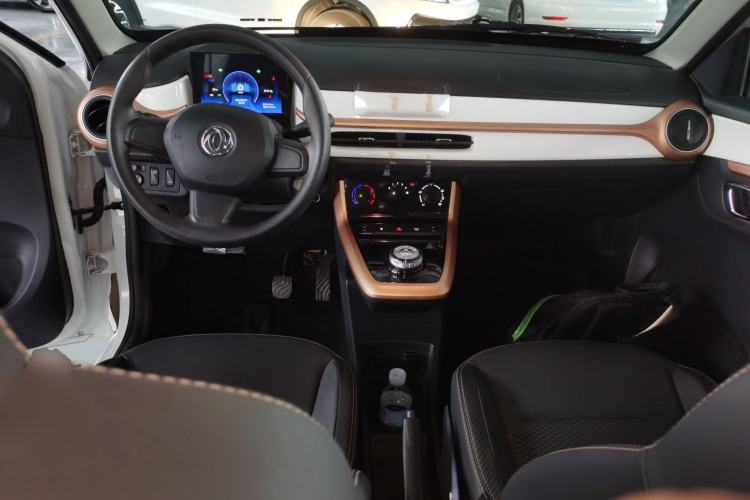 Used Dongfeng NAMMI BOX 2022 Light Wind Edition 201KM Standard Model

