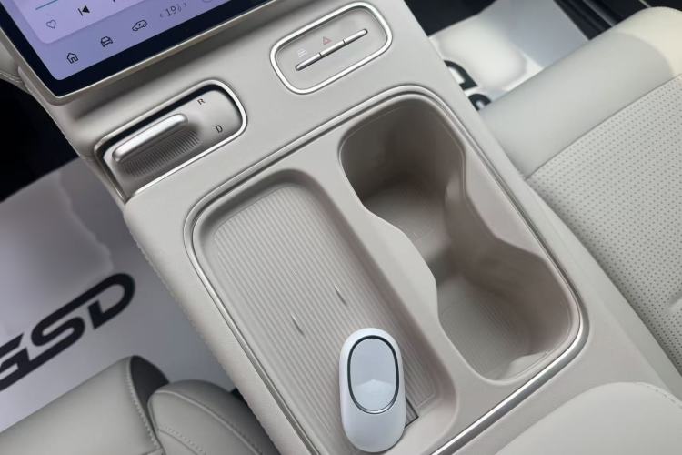 Used Nio ES6 2024 75 kWh Interior 2