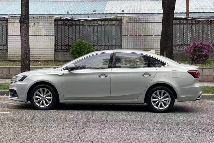 Used Roewe i6 New Energy 2017 45T Hybrid Connect & Smart Enjoyment Edition