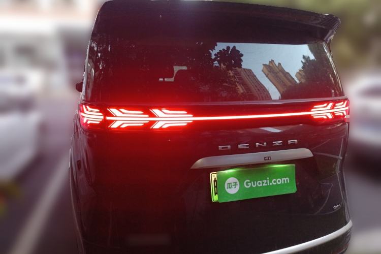 Used Denza D9 2024 DM-i 1050 Luxury Model
