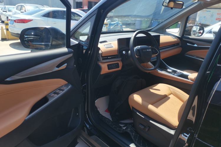 Used SAIC MAXUS G50 PHEV 2025 Leading Edition
