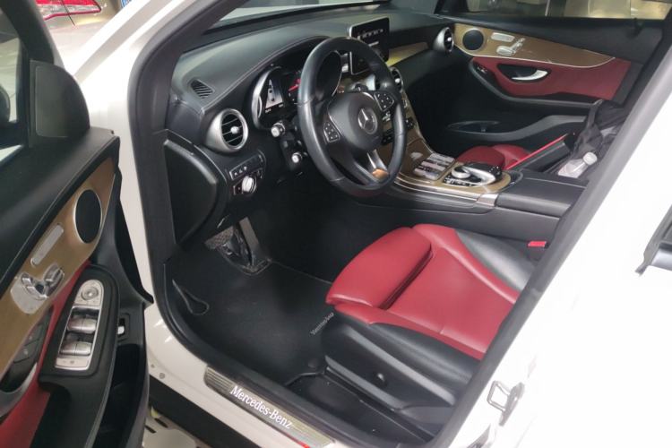 Used Mercedes-Benz GLC Coupe 2019 Facelift GLC 260 4MATIC Coupe SUV
