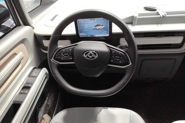 Used SAIC MAXUS Dana V1 2024 V1 Short Wheelbase Low-Roof Multi-Function Version (51 kWh)
