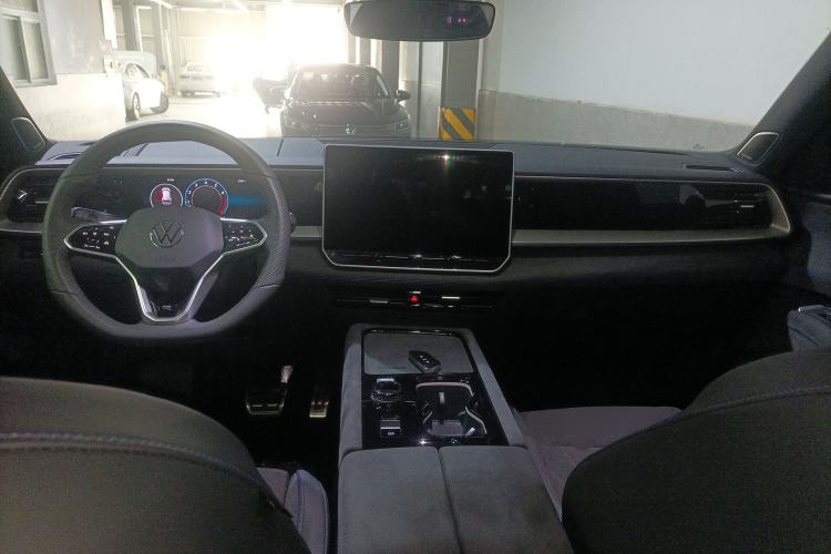 Used Volkswagen Teramont 2025 Tiguan Pro 450TSI Four-Wheel Drive Summit Edition Center Console