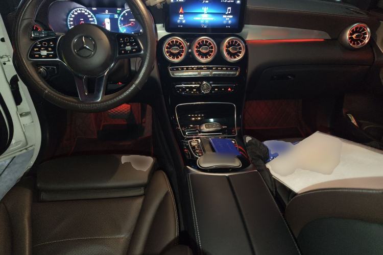 Used Mercedes-Benz GLC 2022 Facelifted GLC 260 L 4MATIC Dynamic Edition Center Console