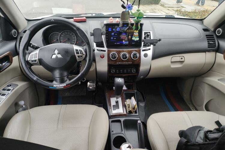 Used Mitsubishi Pajero Sport 2013 3.0L Automatic Two-Wheel Drive Luxury Edition
