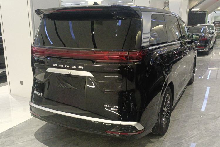 Used Denza D9 2025 DM-i Intelligent Drive 1020 Four-Wheel Drive Prestige Model