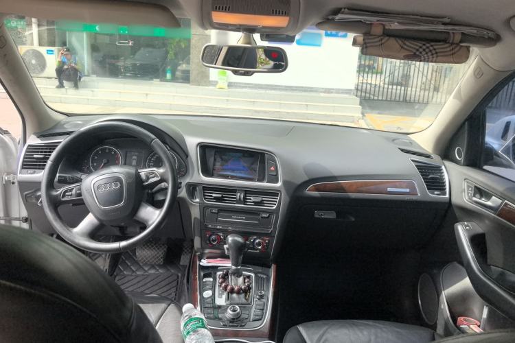 Used Audi Q5 2013 40 TFSI Technology Edition Center Console