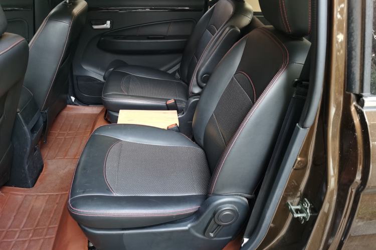 Used Dongfeng Fengon 360 2015 1.5L Manual Luxury 7-Seater China IV Standard