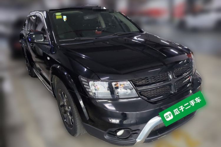 Used Dodge Journey 2014 2.4L Two-Wheel Drive Touring Edition Front Right 45 Deg