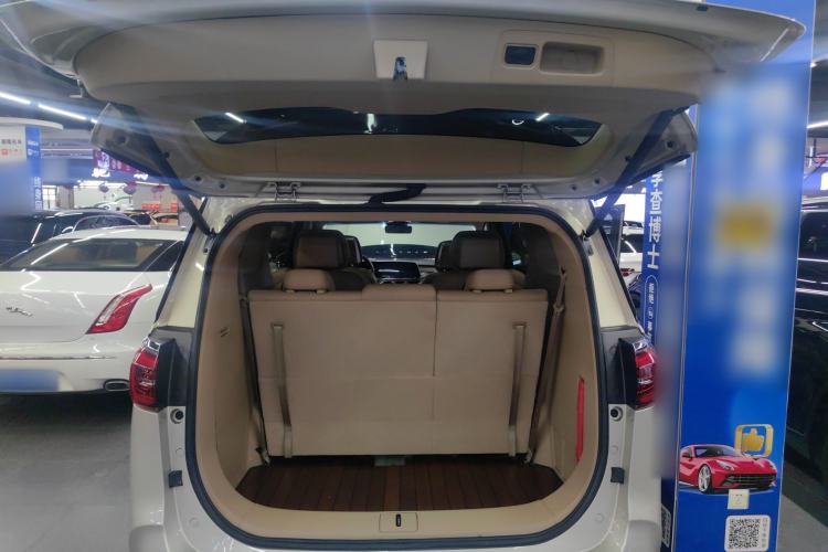 Used Buick GL8 2021 ES Land Cruiser 653T Luxury Edition Trunk