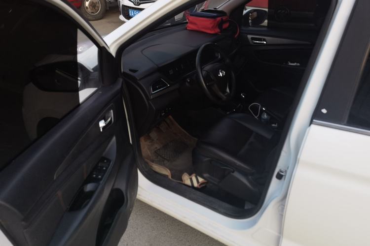 Used CHANGAN KAICHENG Oushang A600 2016 1.5L Manual Fashion 7-Seater Driver Seat