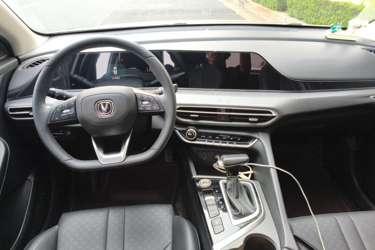 Used CHANGAN Eado 2021 PLUS 1.6L GDI CVT Luxury Model Center Console