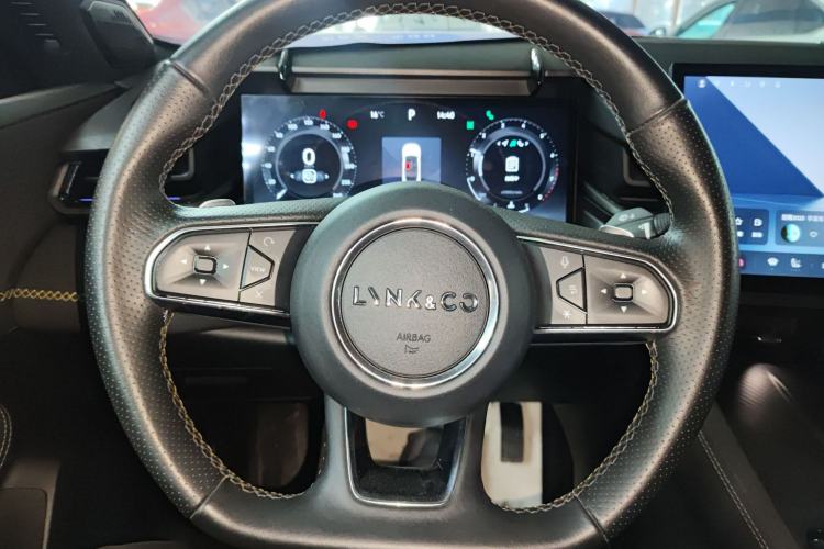 Used Lynk & Co 03 2023 1.5TD DCT JingPro Steering Wheel
