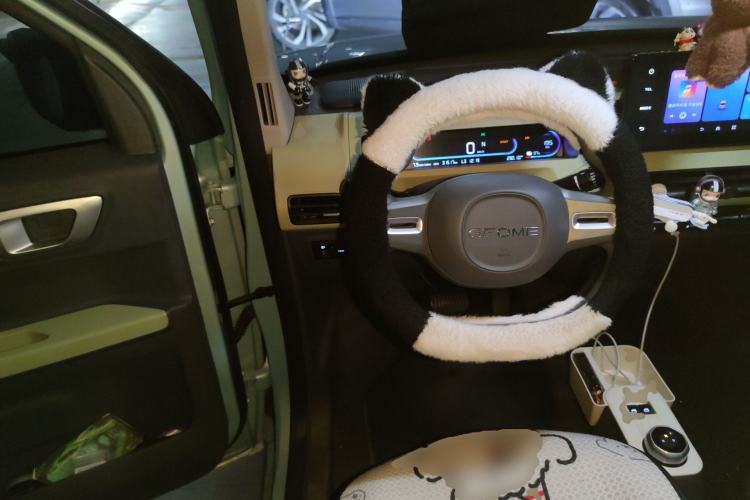 Used Geely Galaxy Panda 2024 Panda Mini 200km Endurance Bear Steering Wheel