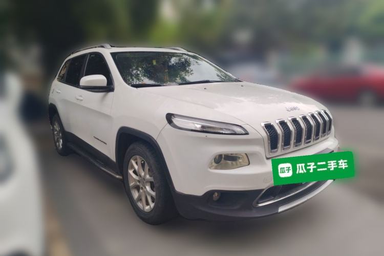 Used Jeep Cherokee 2017 2.0L Superior Edition
