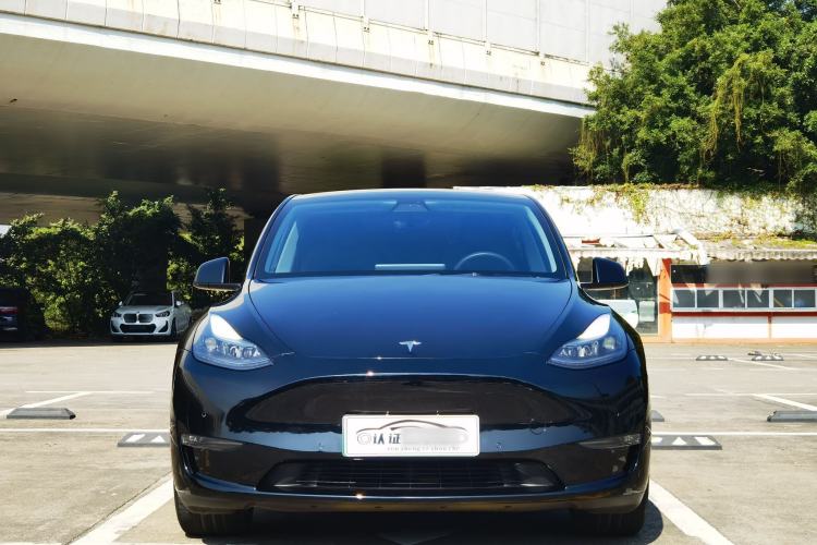 Used Tesla Model Y 2022 Long-Range All-Wheel-Drive Version
