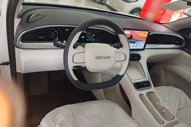 Used Geely Galaxy Geome 2026 Model 310km Youth Edition Center Console