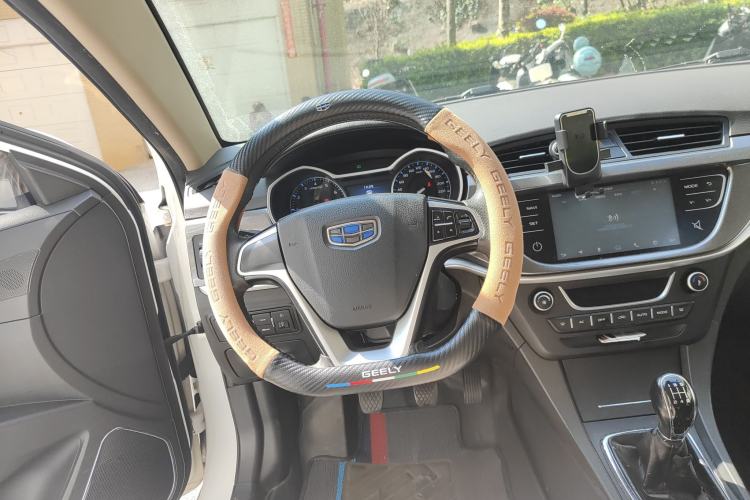 Used Geely Auto Emgrand 2017 Sedan Million Edition 1.5L Manual Upward Connect Version